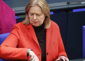 Arbeitsministerin will für Rente "ganz neues System" 2 Bärbel Bas am 04.12.2025