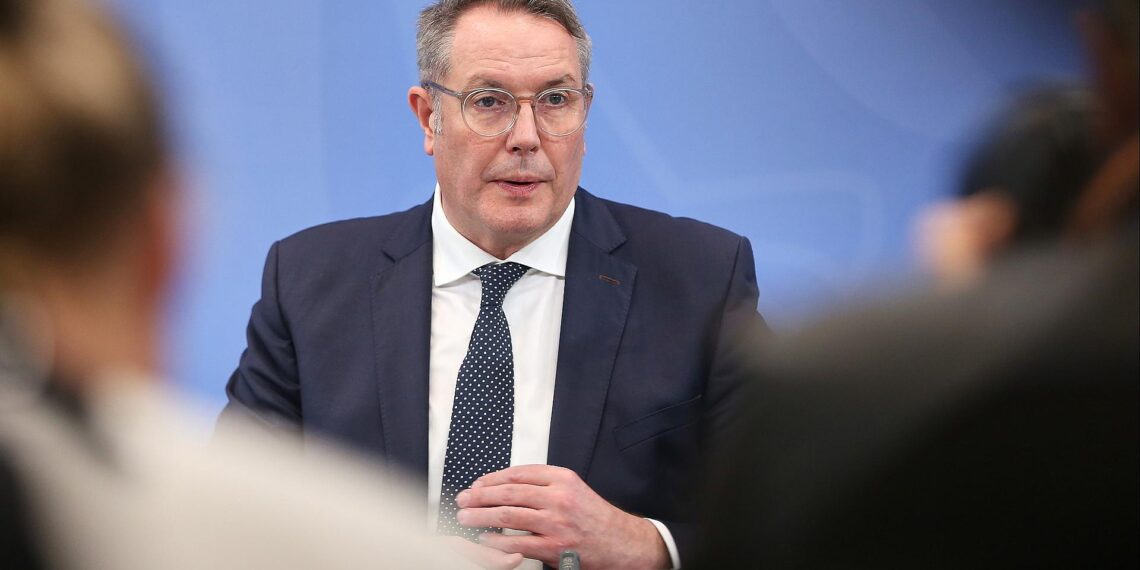 Schweitzer will Debatte über hohe Kosten durch hybride Bedrohungen 1 Alexander Schweitzer (Archiv)