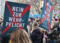 Junge Leute protestieren in vielen Städten gegen neuen Wehrdienst 10 Anti-Wehrdienst-Demo am 05.12.2025