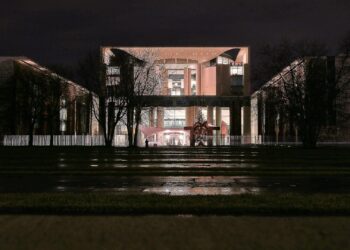 DGB will regelmäßigen Sozialpartner-Gipfel im Kanzleramt 2 Bundeskanzleramt am 10.12.2025