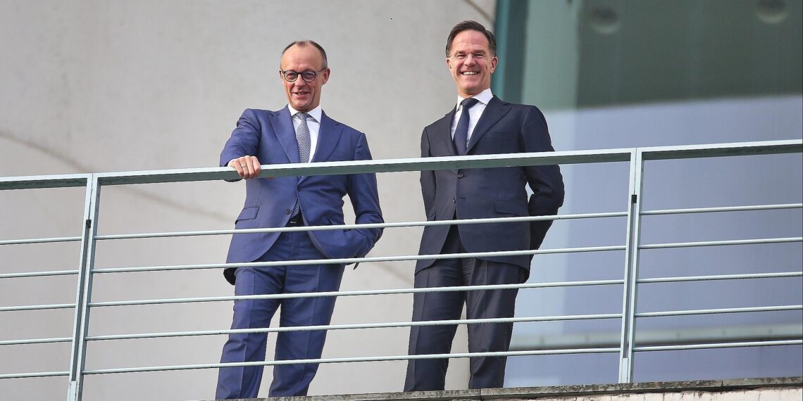 Merz pocht auf Beteiligung an Friedensprozess - Lob von Rutte 1 Mark Rutte und Friedrich Merz am 11.12.2025