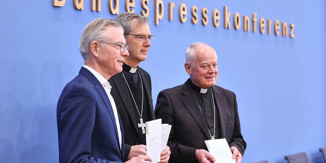 Bischöfe drängen auf Versachlichung der Debatte über Sozialreformen 1 PK `Zusammenhalt durch Reformen sichern` am 11.12.2025