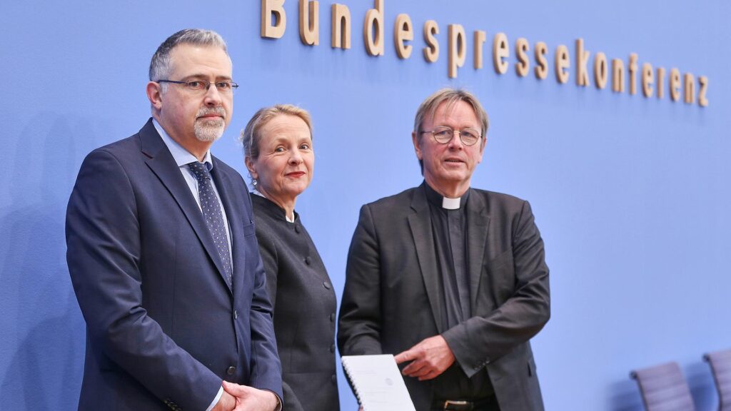 GKKE hält Ende des Israel-Waffenstopps für verfrüht 12 PK Kritische Fragen an die neue strategische Rüstungsexportpolitik der Bundesregierung am 17.12.2025