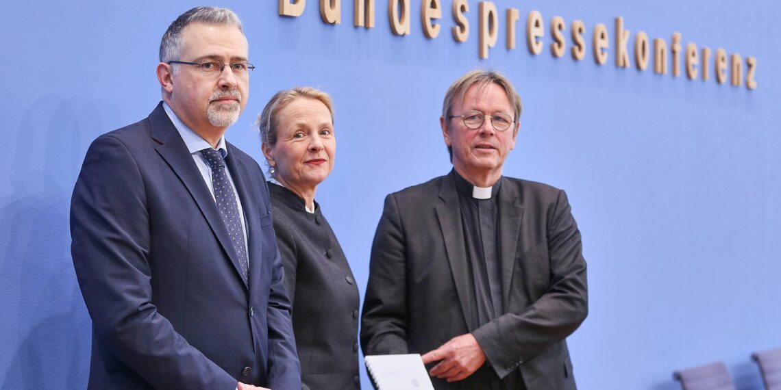 GKKE hält Ende des Israel-Waffenstopps für verfrüht 1 PK Kritische Fragen an die neue strategische Rüstungsexportpolitik der Bundesregierung am 17.12.2025