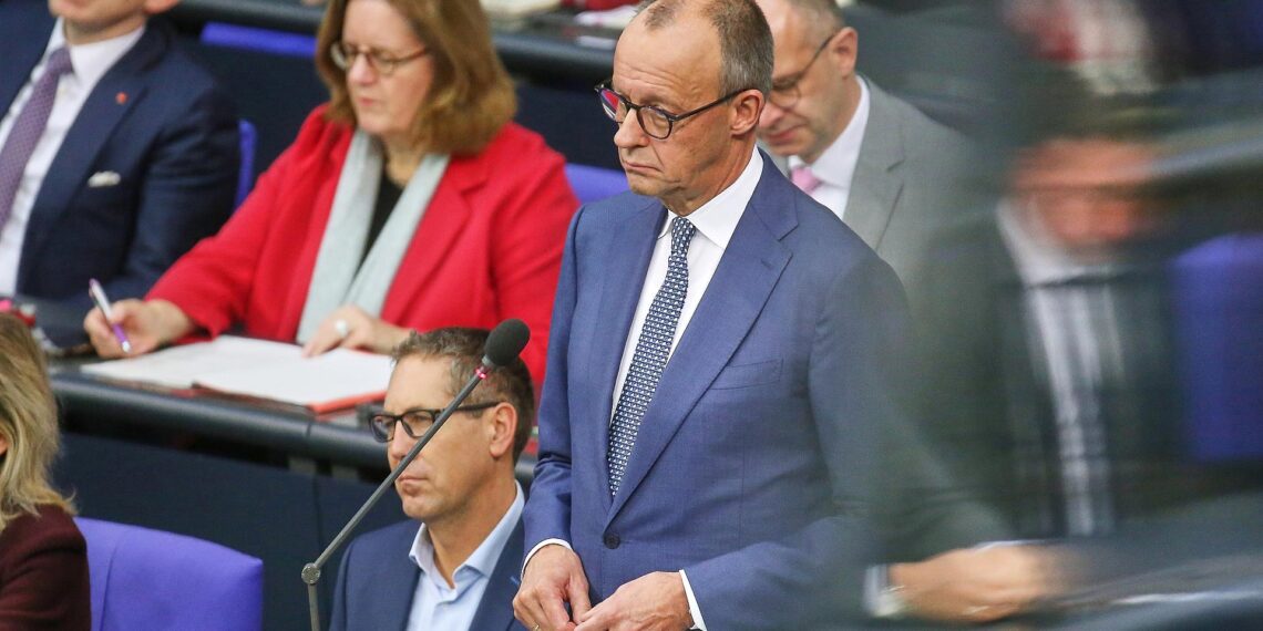 Linke beklagt zu wenig Austausch der Regierung mit Mieter-Vertretern 1 Friedrich Merz am 17.12.2025