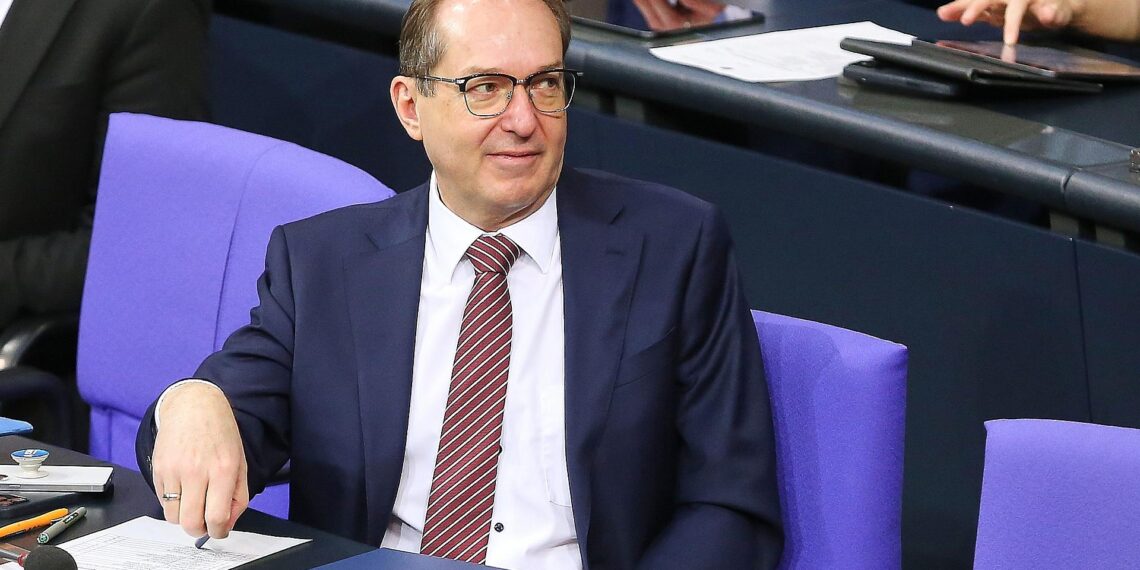 Dobrindt will nach Berliner Anschlag mehr Überwachungsbefugnisse 1 Alexander Dobrindt (Archiv)