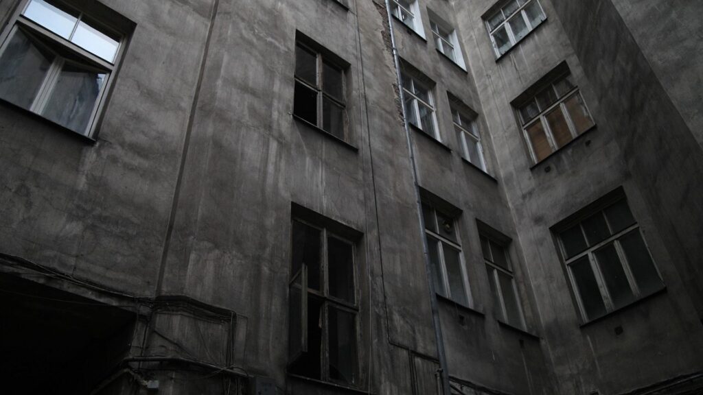 Dunkler Hinterhof (Archiv)