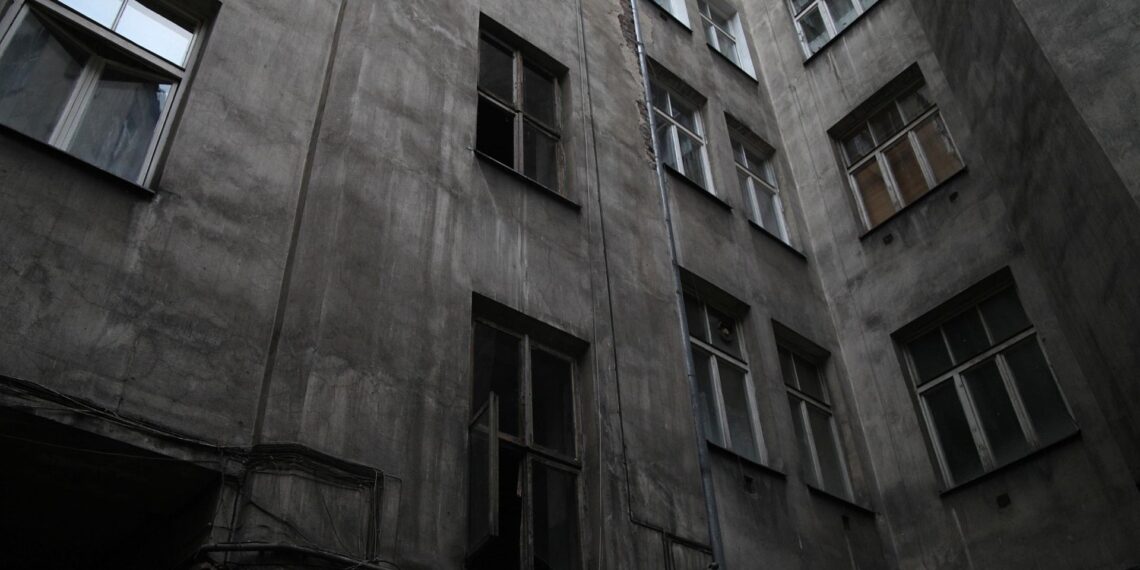 Dunkler Hinterhof (Archiv)