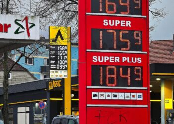 Tanken erneut teurer als in der Vorwoche 3 Tankstellen (Archiv)