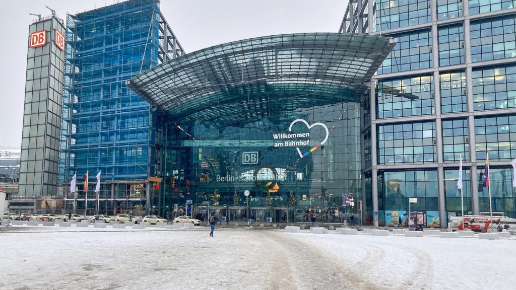 Schnee am Berliner Hauptbahnhof