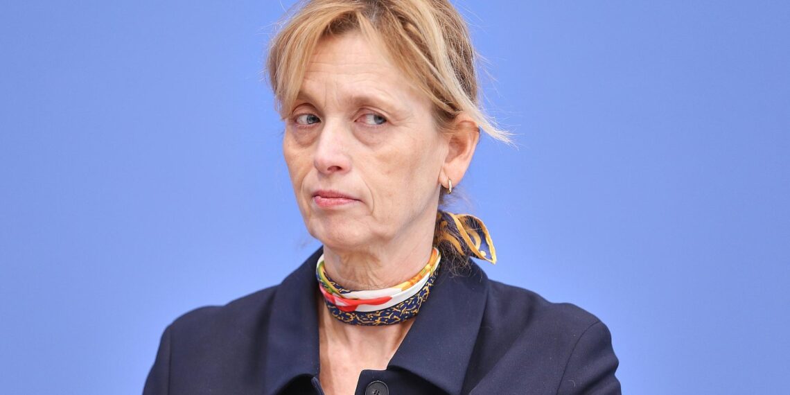 Prien will Überprüfung von Demokratieförderprojekten ausweiten 1 Karin Prien (Archiv)