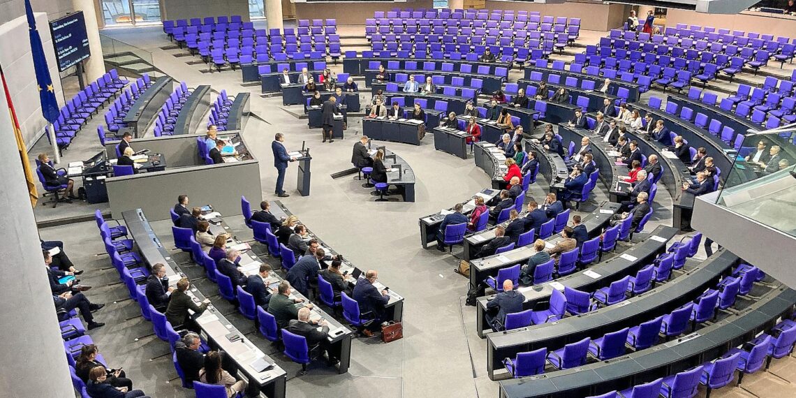 Grüne wollen im Bundestag über Teilzeit-Vorstoß diskutieren 1 Bundestagssitzung (Archiv)