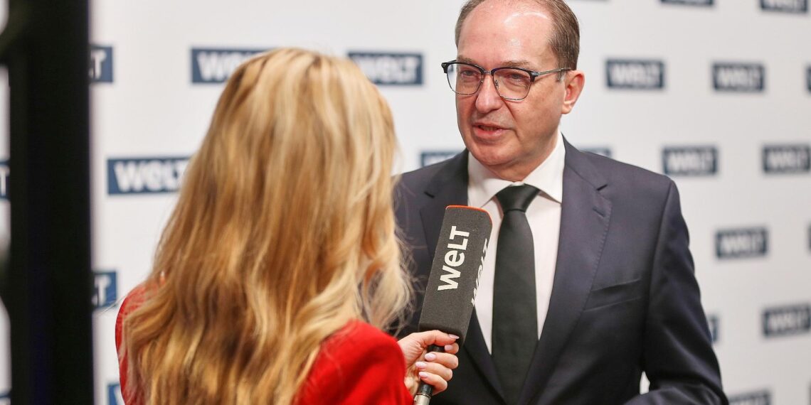 Innenminister betont Verantwortung bei Schutz jüdischen Lebens 1 Alexander Dobrindt wird von Welt-TV interviewt am 27.01.2026