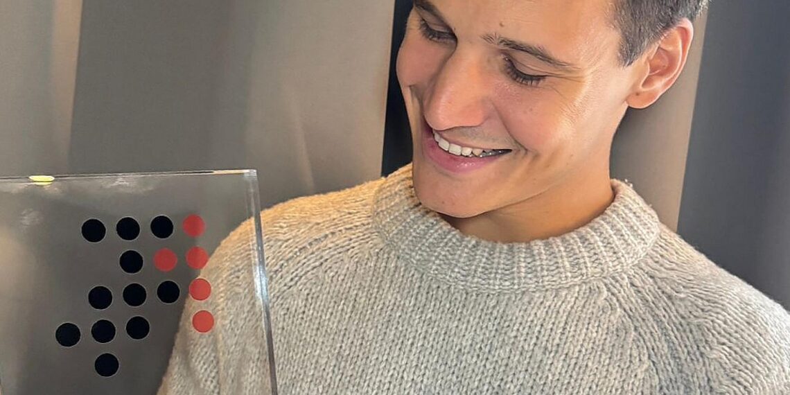Wincent Weiss neu an Spitze der Album-Charts 1 Wincent Weiss mit dem `Nummer 1 Award` am 30.01.2026