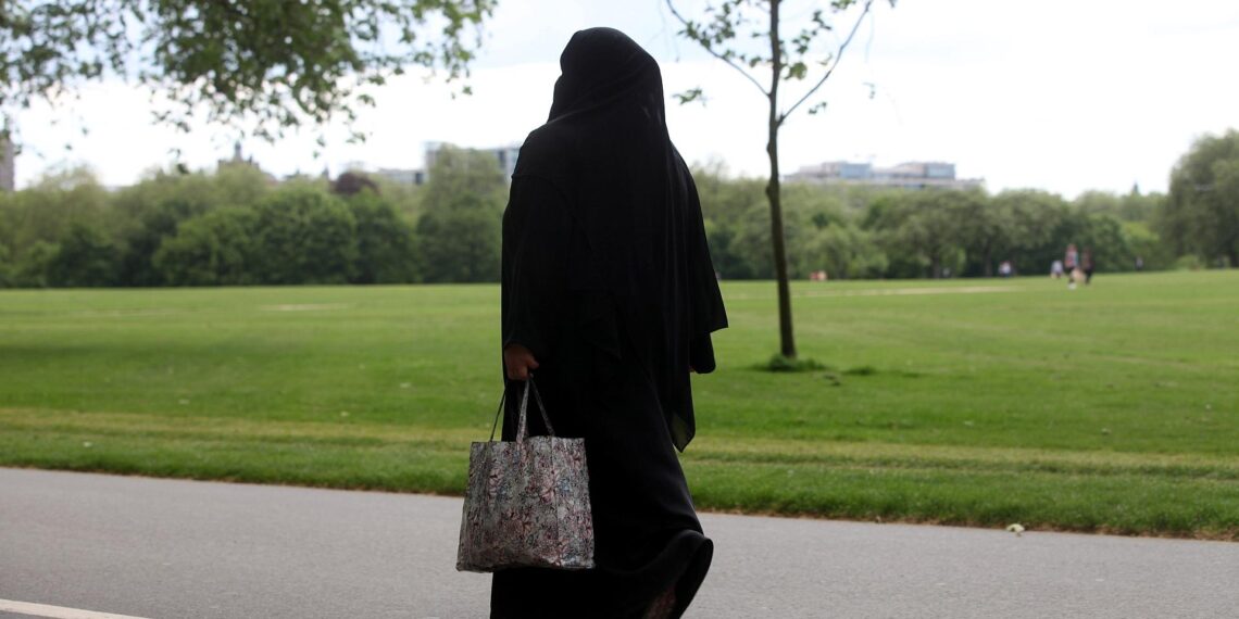 Frau mit Burka (Archiv)