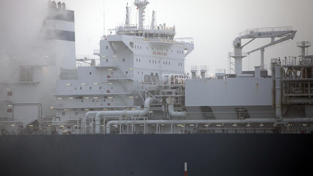 Schwimmendes LNG-Terminal in Wilhelmshaven (Archiv)