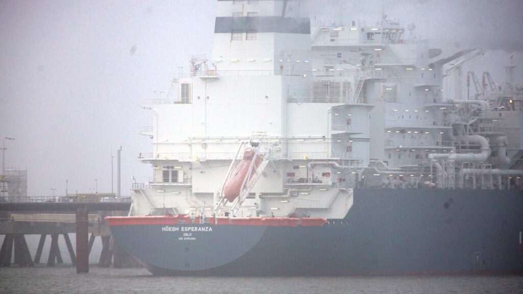 Schwimmendes LNG-Terminal in Wilhelmshaven (Archiv)