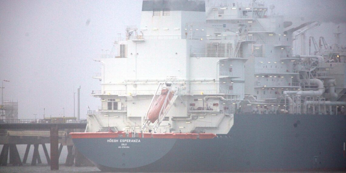 Schwimmendes LNG-Terminal in Wilhelmshaven (Archiv)