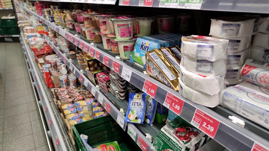 Käse im Supermarkt (Archiv)