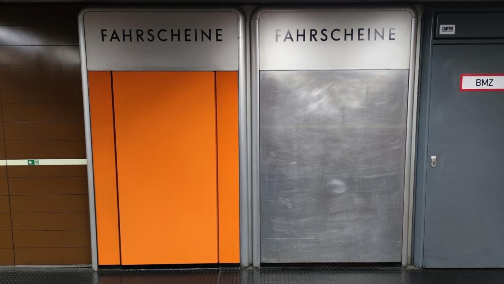 Entfernter Fahrscheinautomat (Archiv)