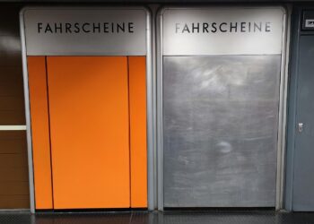 Entfernter Fahrscheinautomat (Archiv)