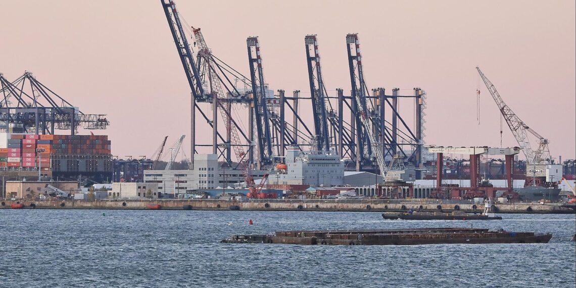 Industrieanlagen (Archiv)