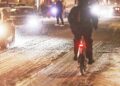 Straßenverkehr unter winterlichen Bedingungen in Berlin (Archiv)