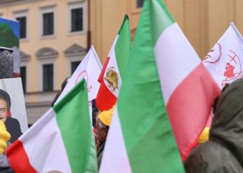 Iran-Fahnen (Archiv)