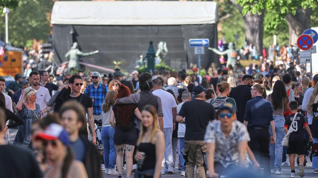 Menschen auf der Straße (Archiv)
