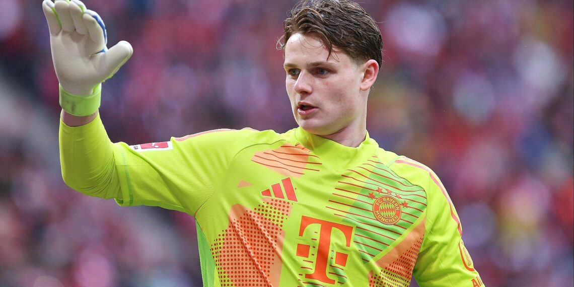 1: Bundesliga: Augsburg gewinnt gegen die Bayern 1 Jonas Urbig (Archiv)