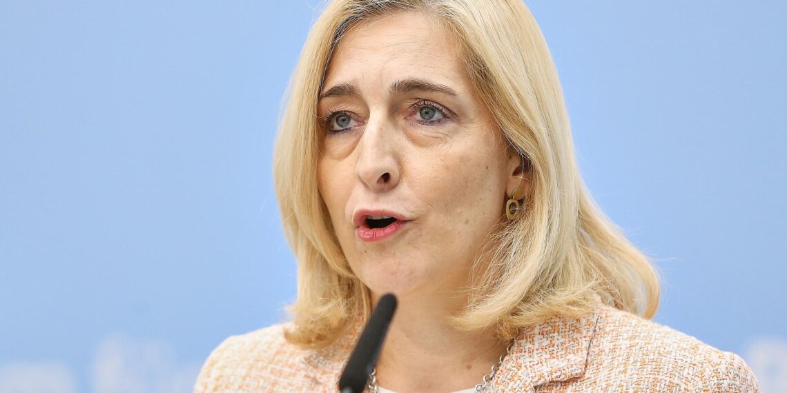 Extremwetter: Warken warnt vor "ungewöhnlichem Gesundheitsrisiko" 1 Nina Warken (Archiv)