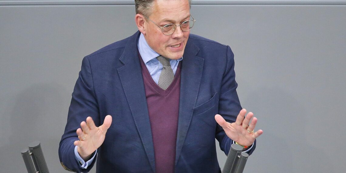 Grüne drängen nach Brandanschlag auf umfangreiche Ermittlungen 1 Konstantin von Notz (Archiv)