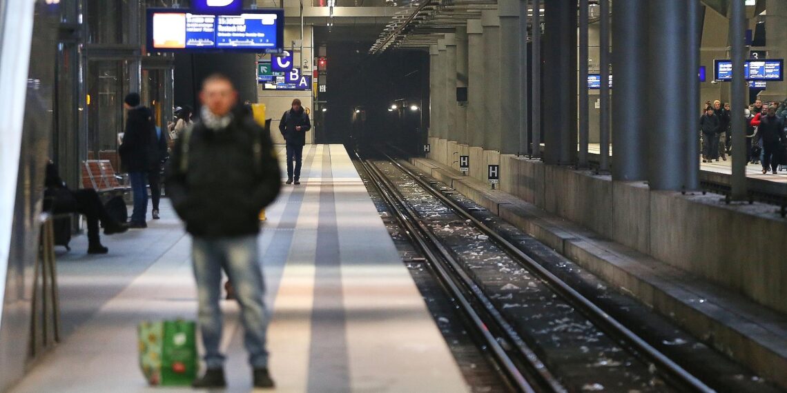 Union will Zugang zu Bahngleisen einschränken 1 Bahnsteig (Archiv)