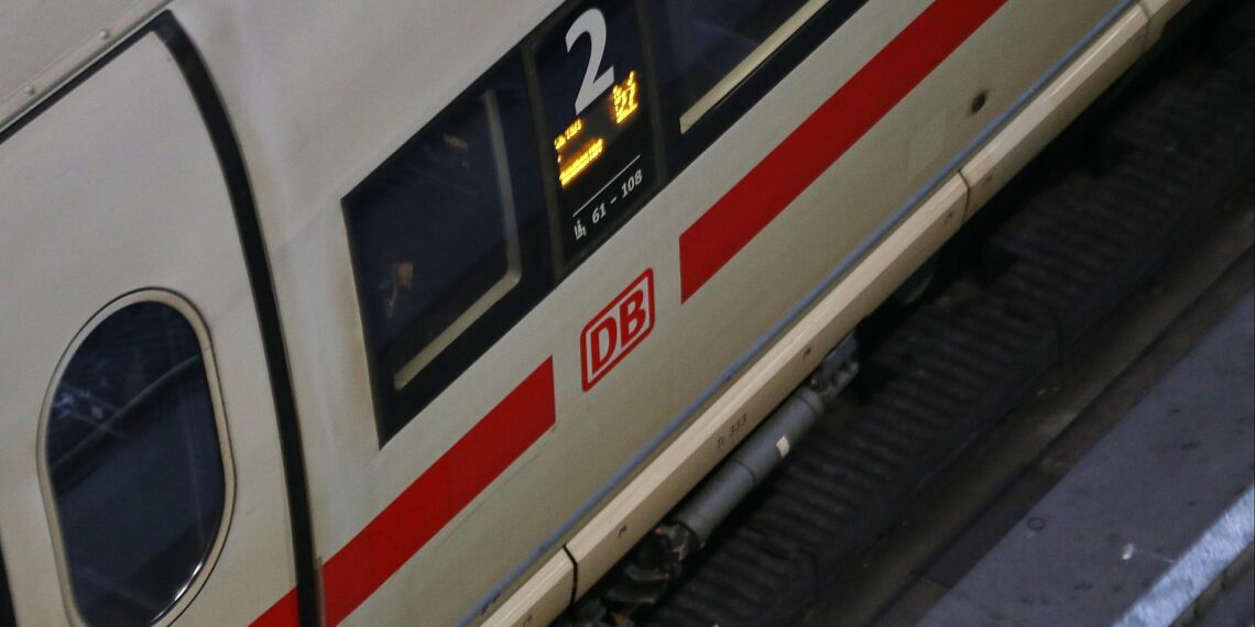 Datenschützer kritisieren Pläne zum Einsatz von Bodycams in Zügen 1 ICE (Archiv)