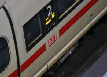 Datenschützer kritisieren Pläne zum Einsatz von Bodycams in Zügen 2 ICE (Archiv)