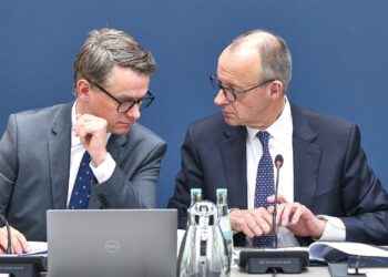 Carsten Linnemann und Friedrich Merz am 09.02.2026