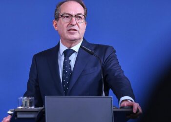 Dobrindt weist Kritik im Umgang mit Rassismus-Studie von sich 2 Alexander Dobrindt am 25.02.2026