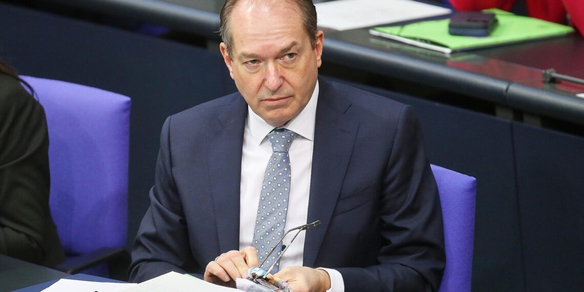 Dobrindt hält nach Gerichtsbeschluss an Beobachtung der AfD fest 1 Alexander Dobrindt am 27.02.2026