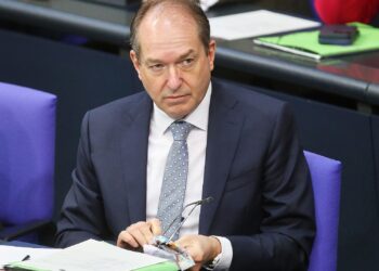 Dobrindt hält nach Gerichtsbeschluss an Beobachtung der AfD fest 2 Alexander Dobrindt am 27.02.2026