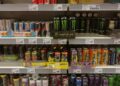 Energydrinks im Supermarktregal (Archiv)