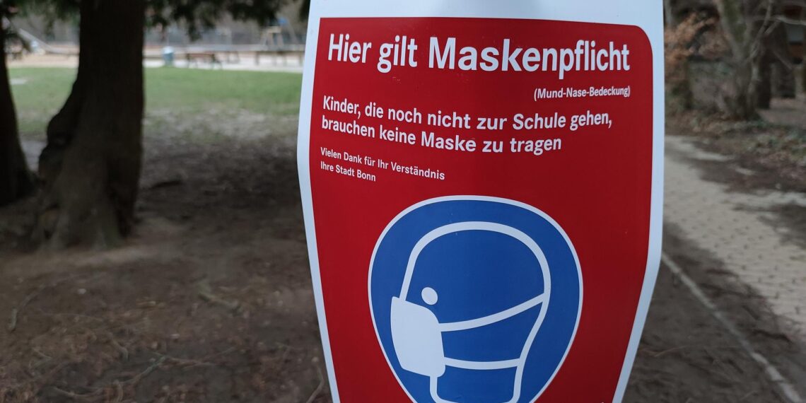 Hinweis auf Maskenpflicht (Archiv)