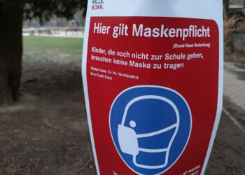 Hinweis auf Maskenpflicht (Archiv)