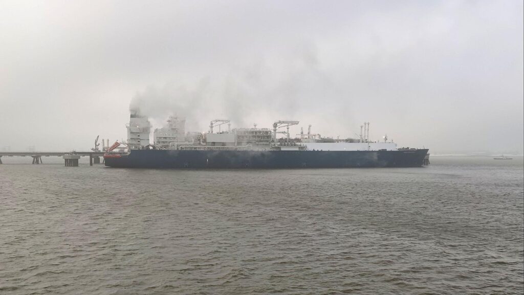 Schwimmendes LNG-Terminal in Wilhelmshaven (Archiv)