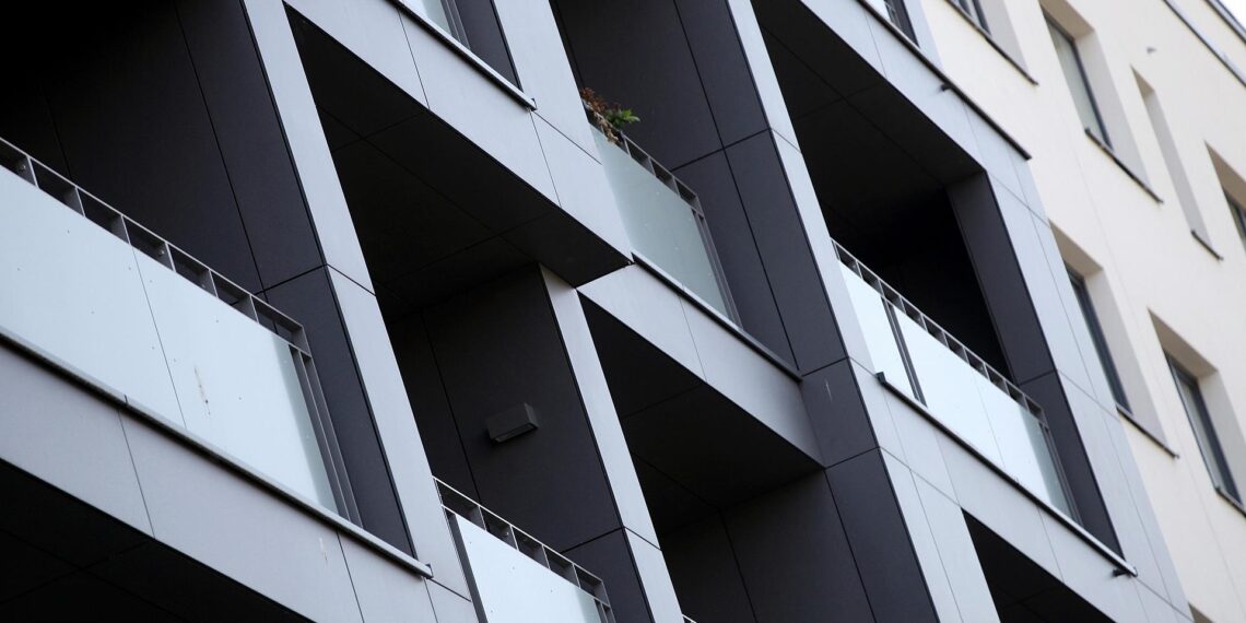 Ifo-Präsident warnt vor Ausweitung der Mietpreisbremse 1 Hausfassade (Archiv)