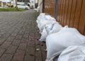 Sandsäcke zum Hochwasserschutz (Archiv)