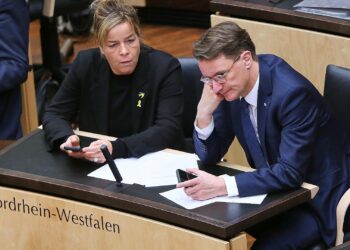 Mona Neubaur und Hendrik Wüst (Archiv)