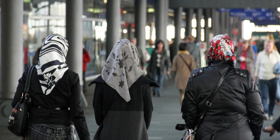 Frauen mit Kopftuch (Archiv)