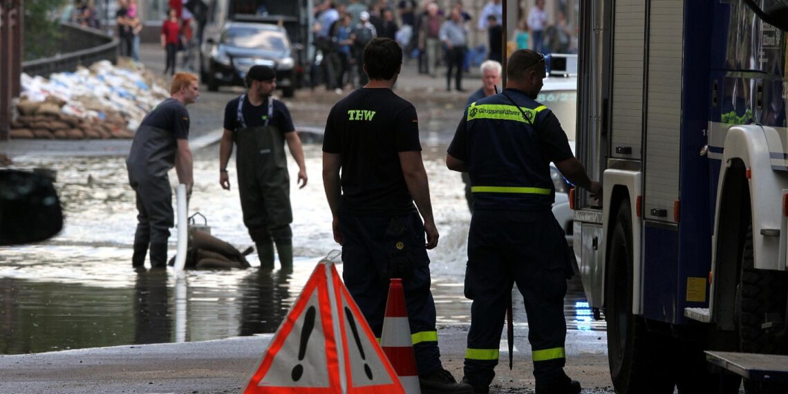 THW-Einsatzkräfte beim Hochwasser (Archiv)