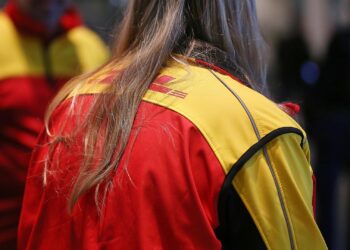 DHL-Mitarbeiter (Archiv)