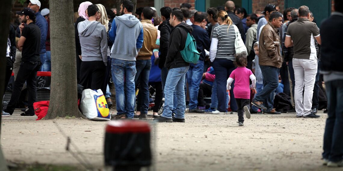 Flüchtlinge an einer Aufnahmestelle (Archiv)